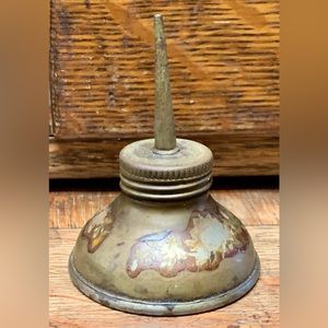 Antique Home Use Metal Straight Standard Spout Oil Can